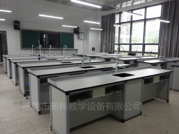 <a href='http://www.whcydz.cn/chanpin/53-1.html' target='1' style='font-size:18px; font-weight:bold; color:#000000;'>科學(xué)實(shí)驗(yàn)室</a>設(shè)備