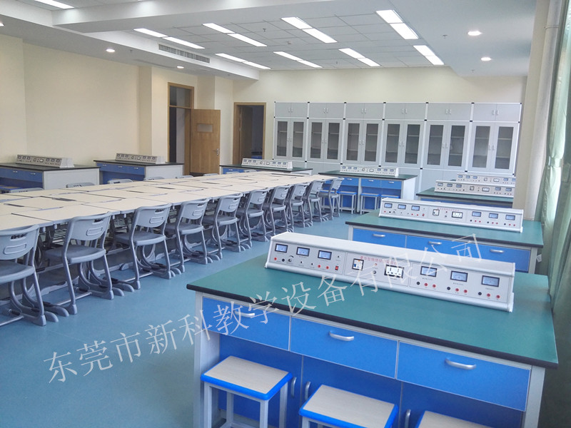 <a href='http://www.whcydz.cn/' target='1' style='font-size:14px; font-weight:bold; color:#0080ff;'>物理實驗室</a>教室
