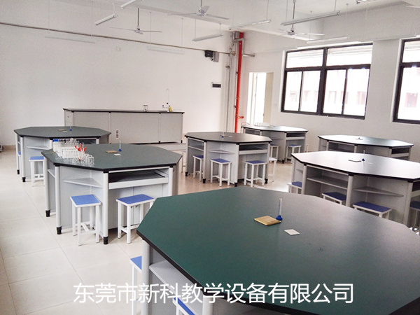 <a href='http://www.whcydz.cn/' target='1' style='font-size:14px; font-weight:bold; color:#0080ff;'>物理實驗室</a>設備