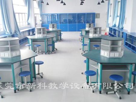 <a href='http://www.whcydz.cn/chanpin/60-1.html' target='1' style='font-size:18px; font-weight:bold; color:#000000;'>機(jī)器人功能室</a>3